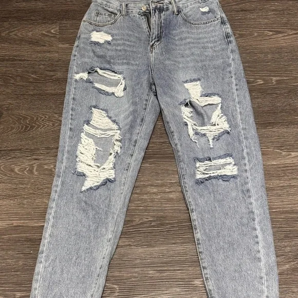 Distressed Light Blue Women's Jeans - Picture 1 of 2